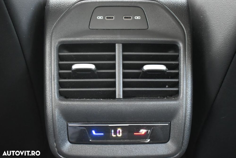 Volkswagen Passat 1.5 eTSI DSG MHEV Business - 25