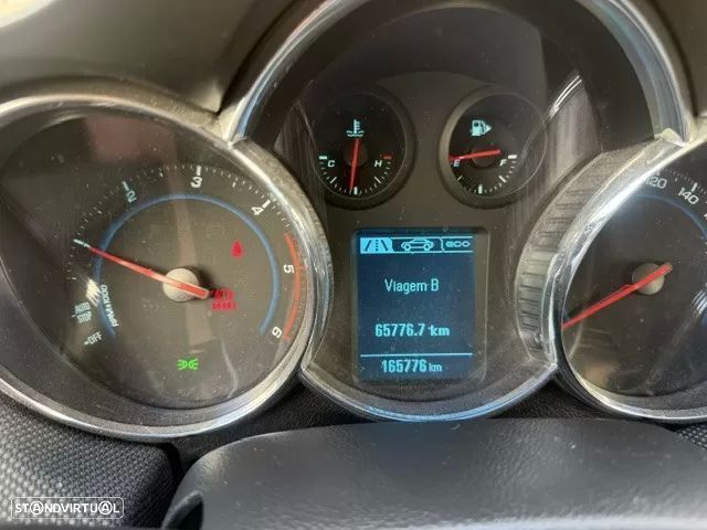 Chevrolet Cruze 1.7 VCDi LT - 23