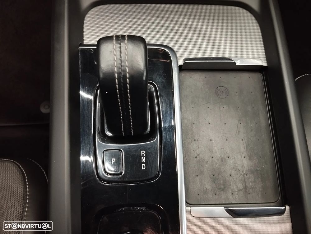 Volvo XC 60 2.0 B4 R-Design - 37