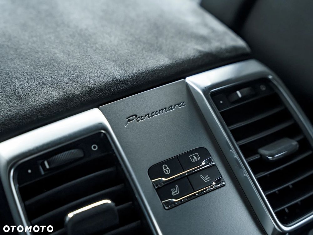 Porsche Panamera GTS PDK - 20