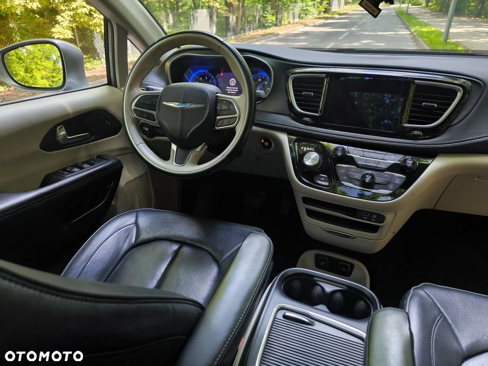 Chrysler Pacifica - 14