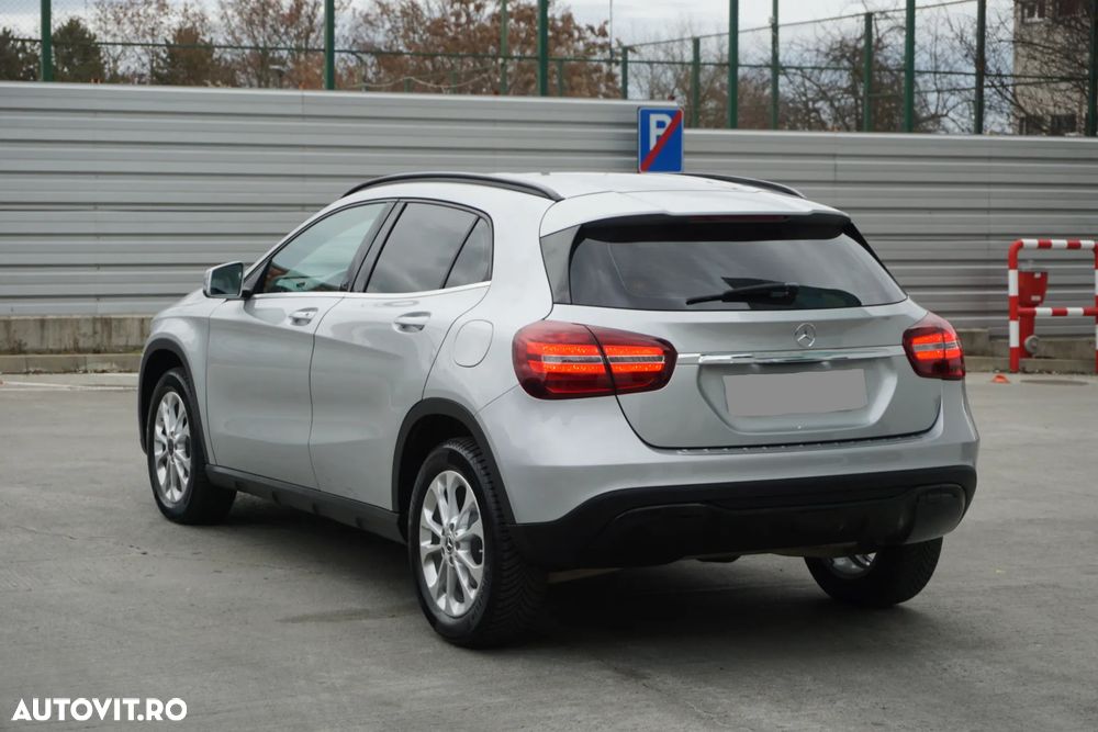 Mercedes-Benz GLA 200 d 4Matic 7G-DCT Urban - 15