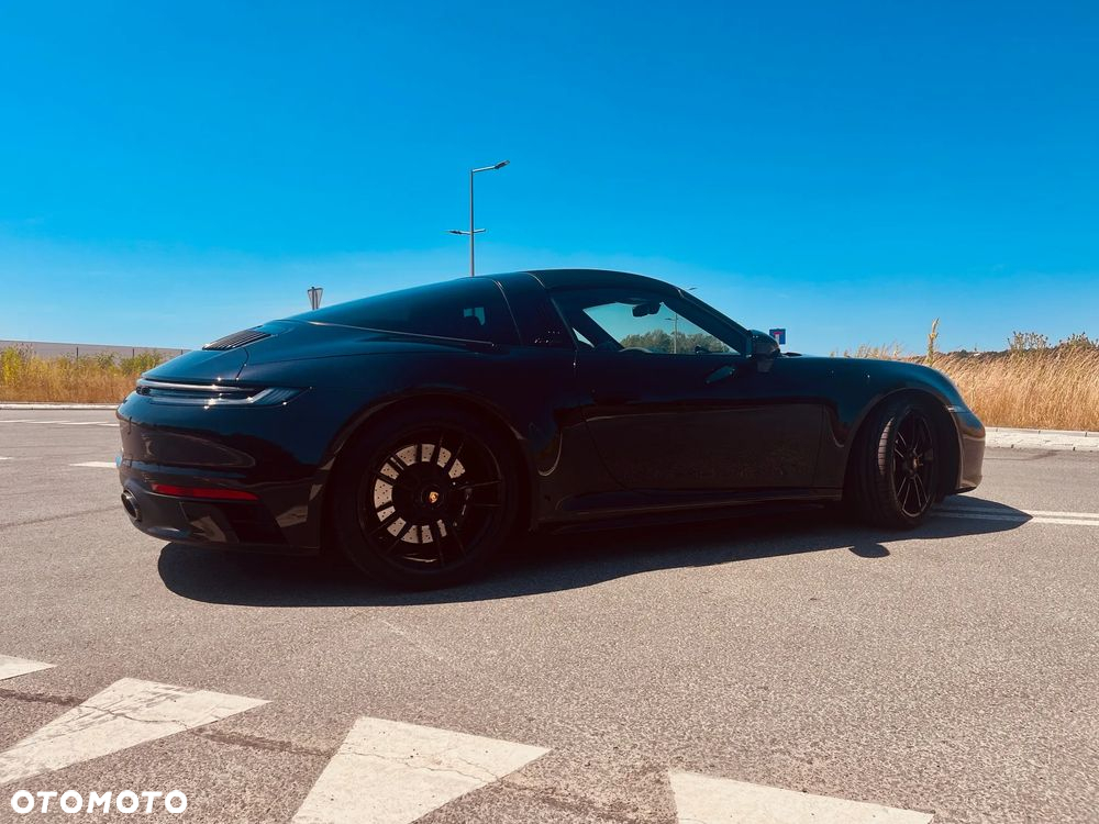 Porsche 911 Targa 4 GTS - 3
