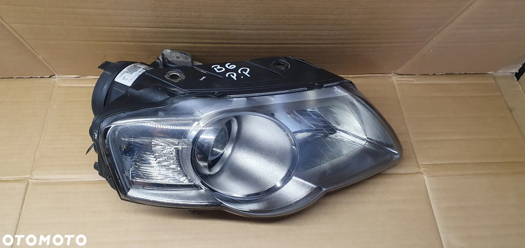 Lampa prawy przód przednia prawa VW Passat B6 3C0941006AB - 6