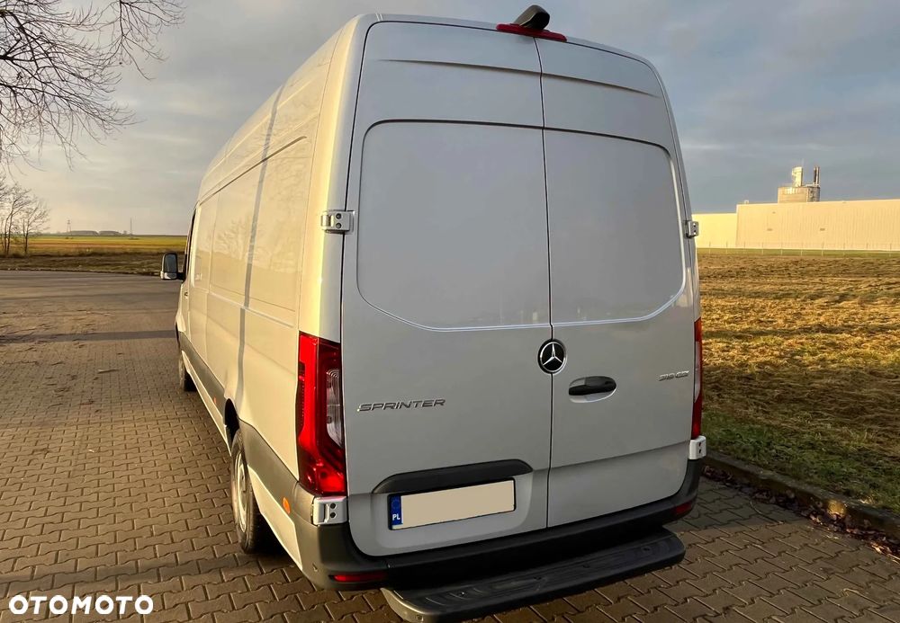 Mercedes-Benz Sprinter - 15