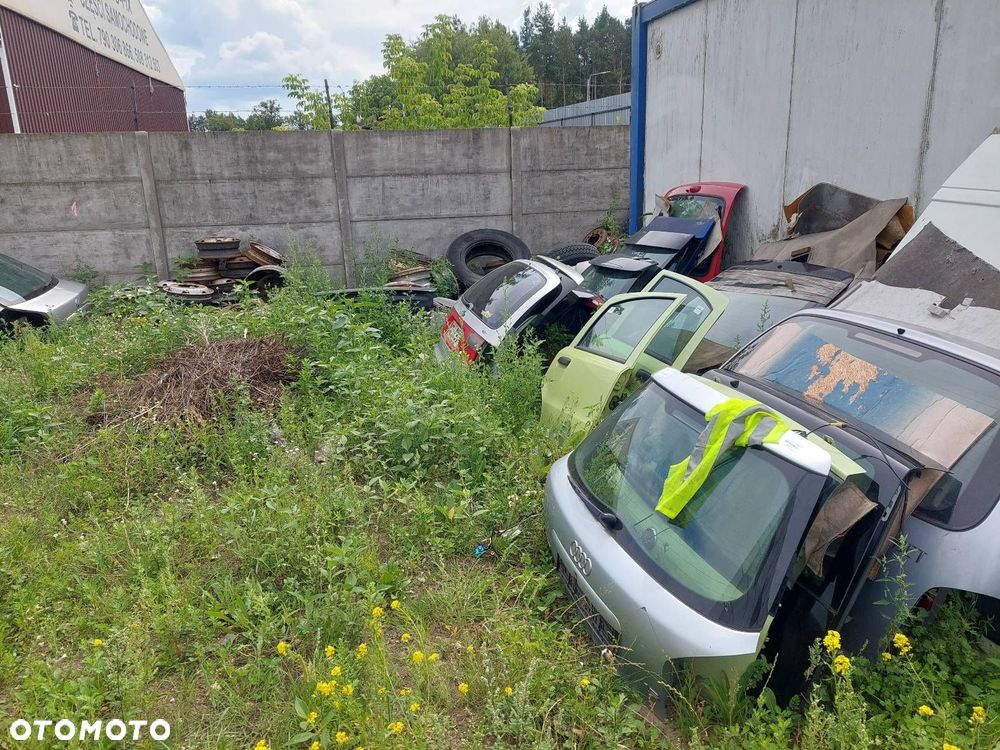 KLAPA BAGAŻNIKA + LAMPY AUDI A3 8L LY7M - 7
