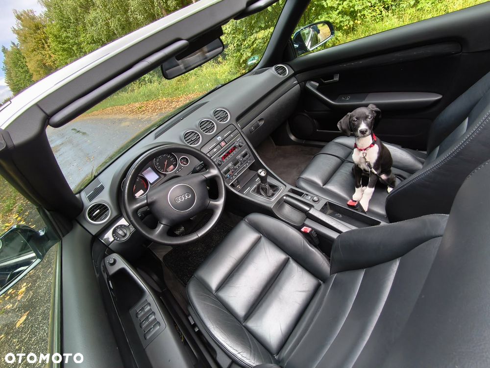 Audi A4 Cabrio 2.4 - 8