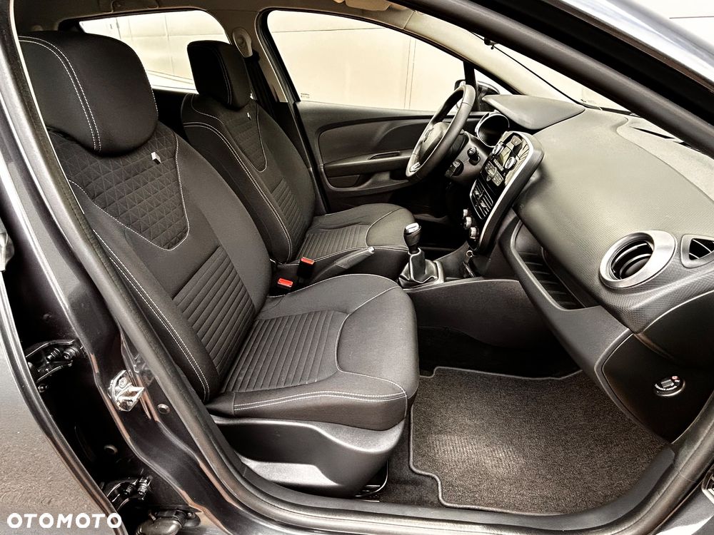Renault Clio 1.2 16V 75 LIMITED - 27