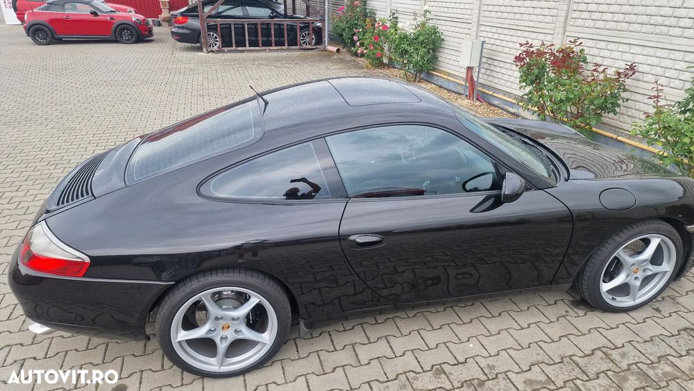 Porsche 911 Carrera - 17