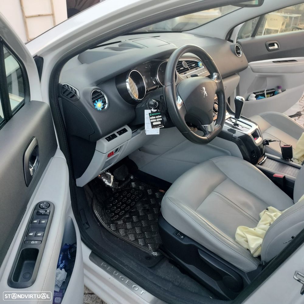 Peugeot 5008 1.6 E-HDi 7L Allure 2-Tronic J17 - 7