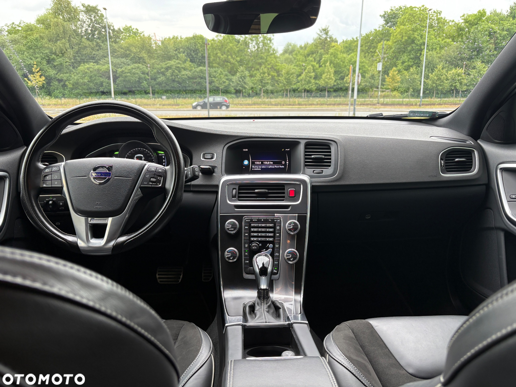 Volvo V60 D3 Drive-E R-Design Momentum - 11
