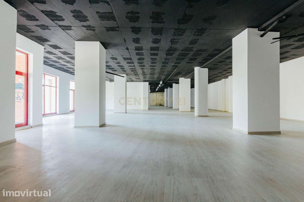 Espaço para Arrendamento em Barcarena – Oportunidade Única! - Grande imagem: 2/14