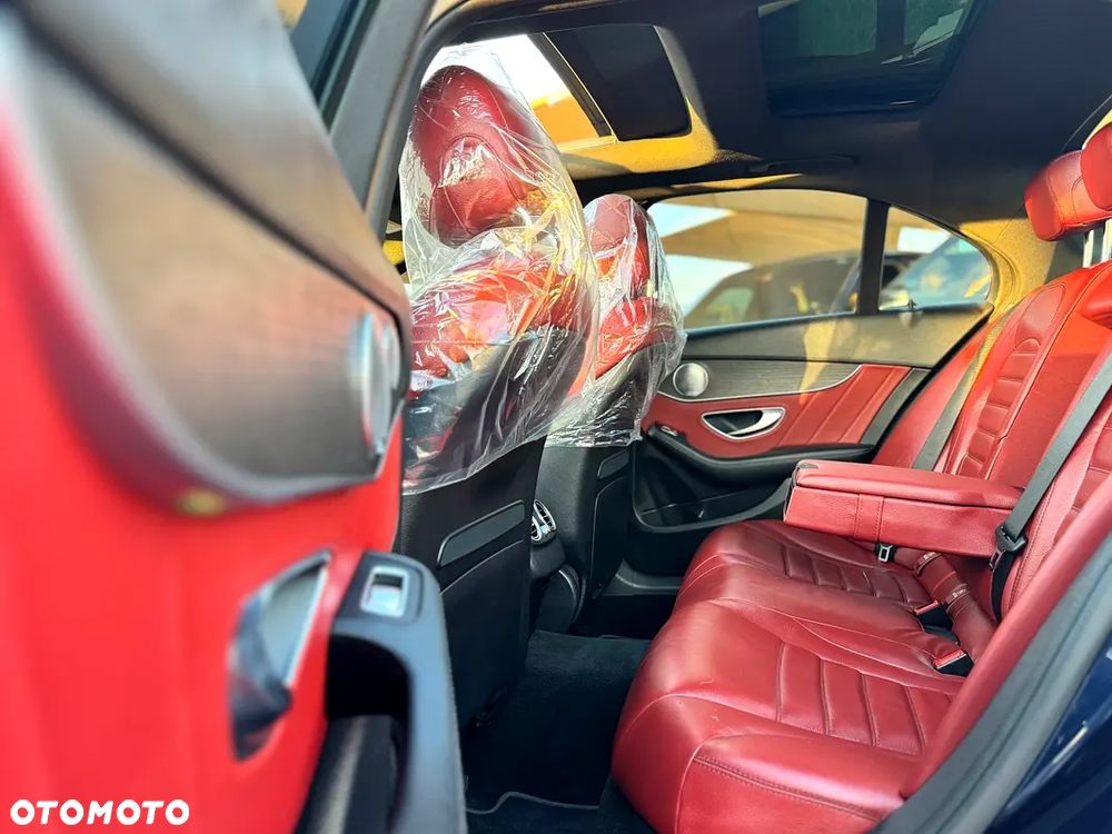 Mercedes-Benz Klasa C 300 4Matic 9G-TRONIC - 16
