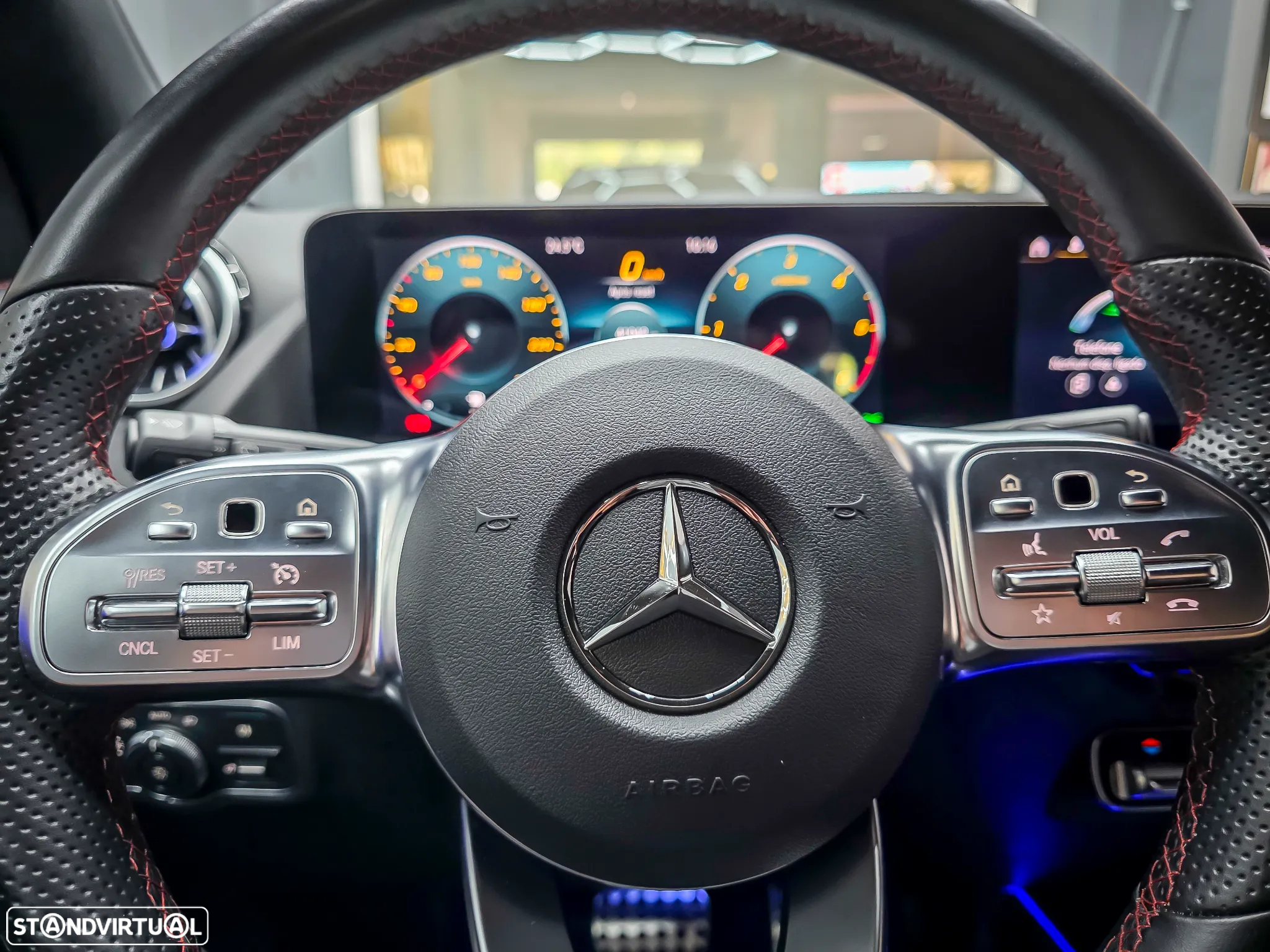 Mercedes-Benz GLA 200 d 8G-DCT AMG Line - 23