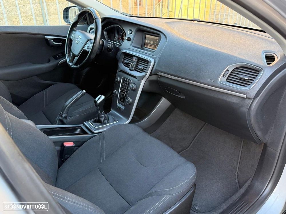 Volvo V40 Cross Country 1.6 D2 Kinetic - 16