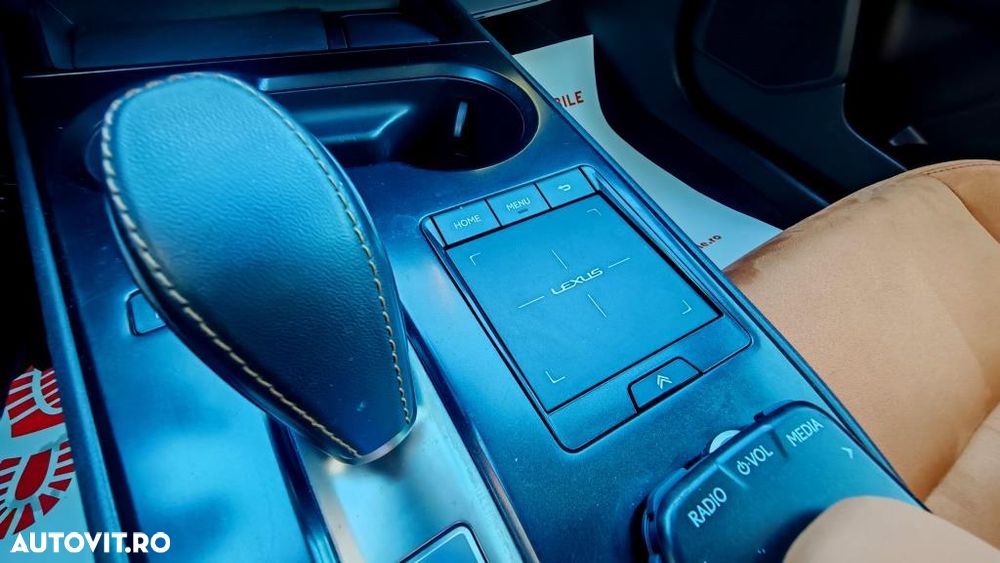 Lexus UX 300e Luxury Line - 14