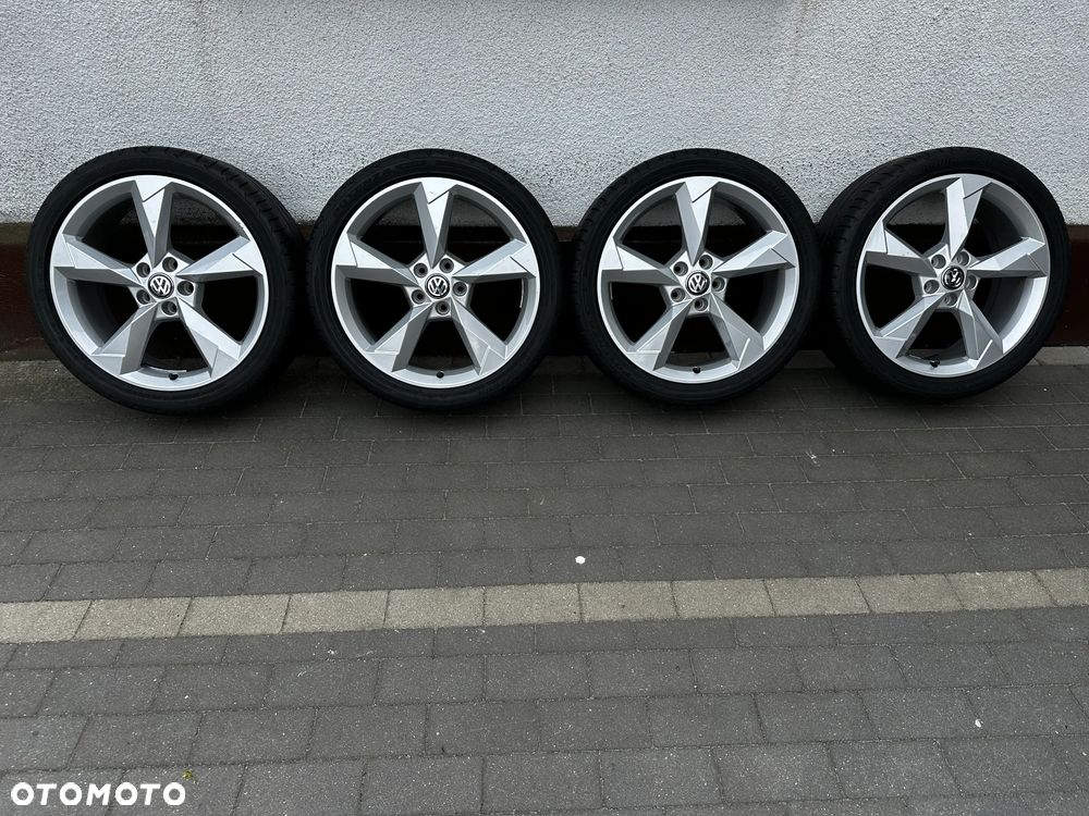 225 40 19 / Seat Leon VW Golf T-Roc Caddy Touran Passat Skoda Octavia AUDI A3 / 5x112 POLECAM / 5G0 / 5H0 - 2