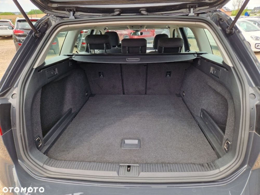 Volkswagen Passat - 18