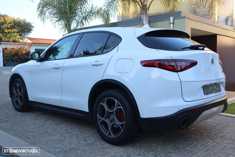 Alfa Romeo Stelvio 2.2 D AT8 — photo 4