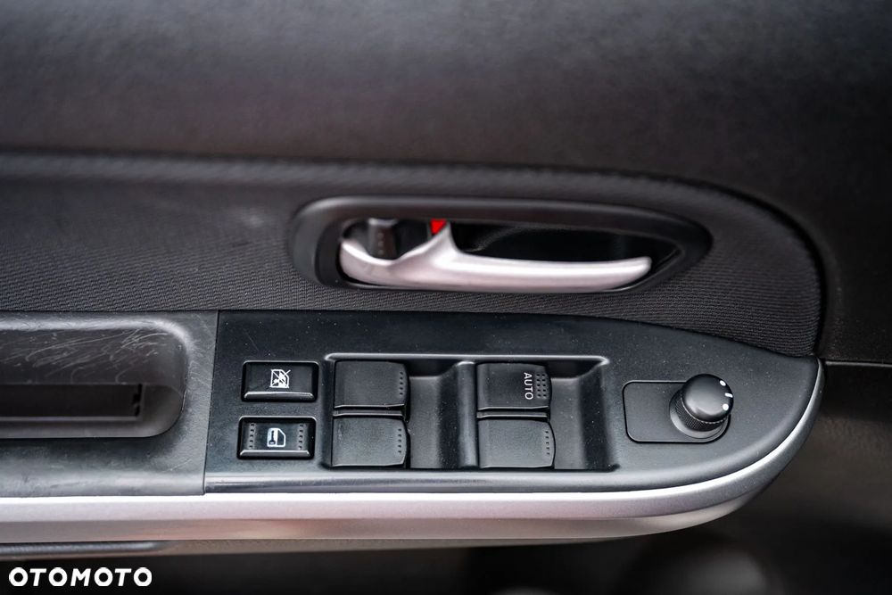 Suzuki Grand Vitara 2.0 Automatik Comfort + - 13