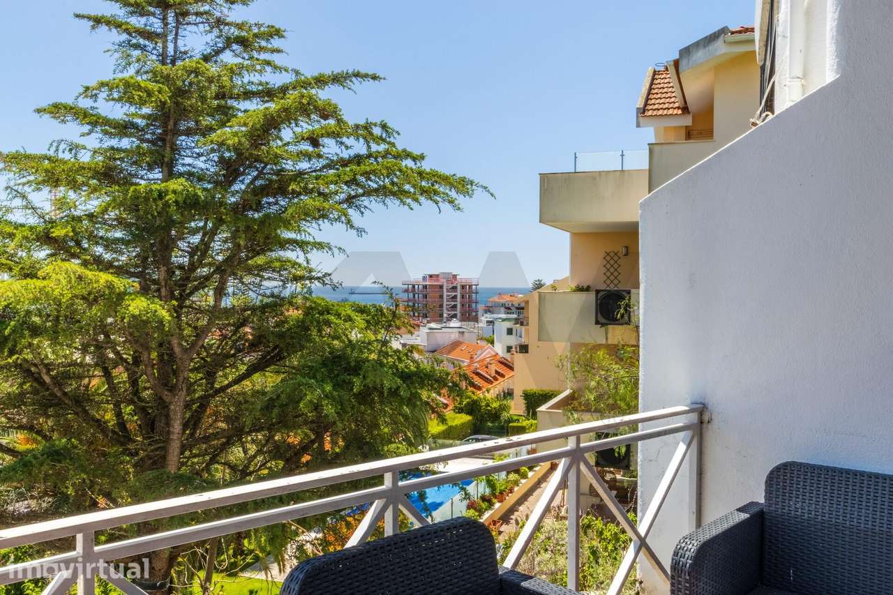 Moradia Exclusiva no Monte Estoril com Piscina, Jardim e Estacionament - Grande imagem: 2/52