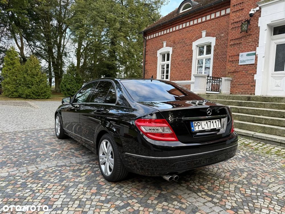 Mercedes-Benz Klasa C 180 T CGI Automatik BlueEFFICIENCY Avantgarde - 4