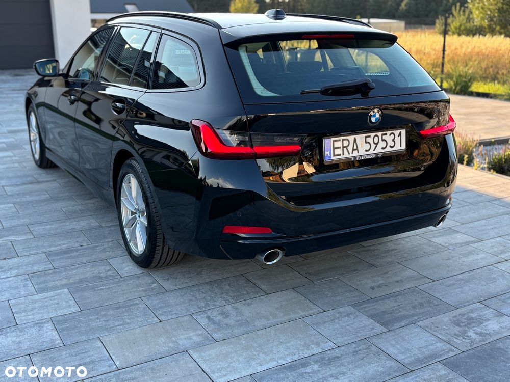 BMW Seria 3 318d Touring - 10