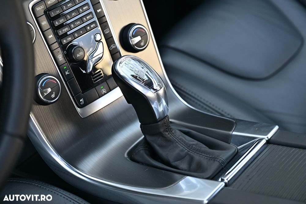 Volvo S60 D3 Geartronic R-Design - 13