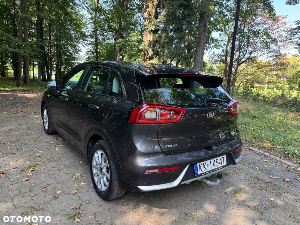 Kia Niro 1.6 GDI Hybrid M - 4