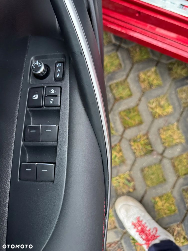 Toyota Corolla 1.8 Hybrid GR Sport Dynamic - 22