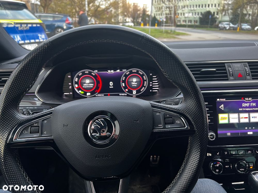 Skoda Superb 2.0 TDI Sportline DSG - 8