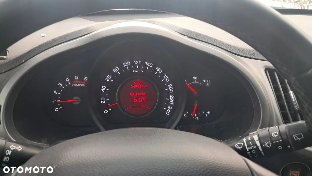 Kia Sportage 1.7 CRDI XL 2WD - 12