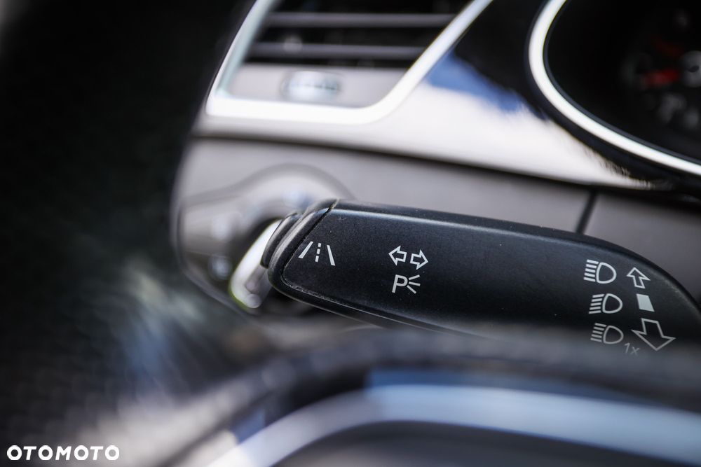 Audi A4 Avant 2.0 TDI DPF clean diesel quattro S tronic S line Sportpaket - 35