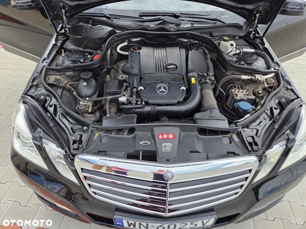 Mercedes-Benz Klasa E 250 CGI BlueEff Avantgarde - 25