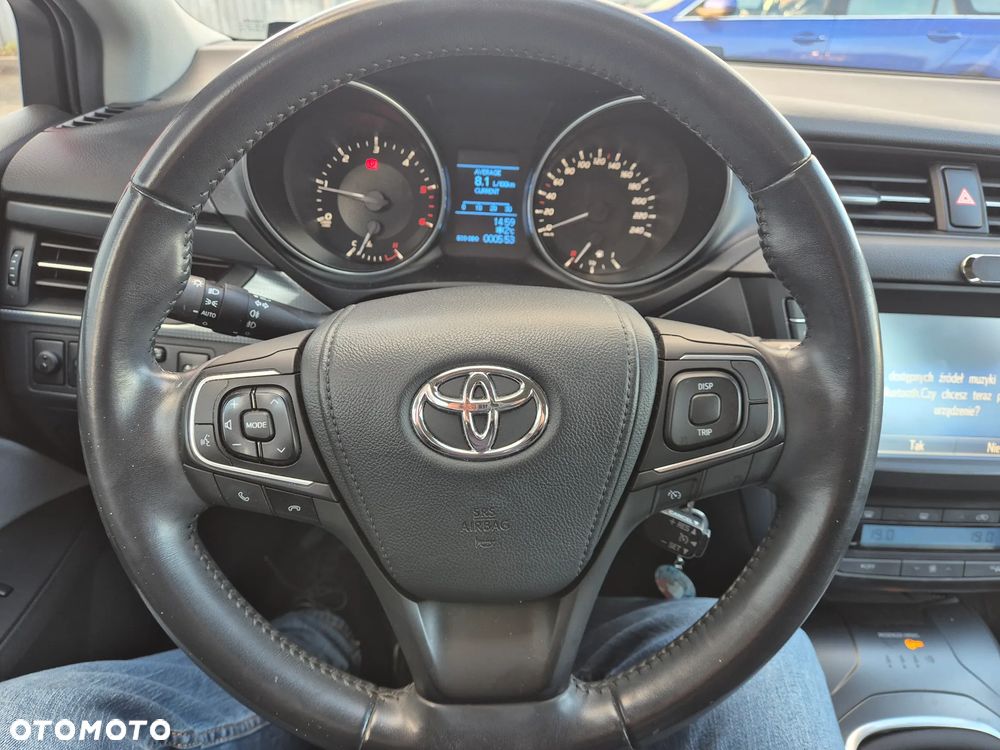 Toyota Avensis 1.6 D-4D Active - 10