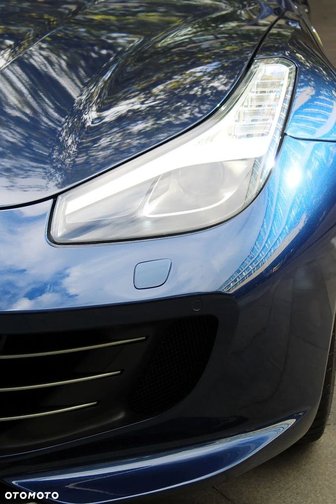 Ferrari GTC4Lusso - 5