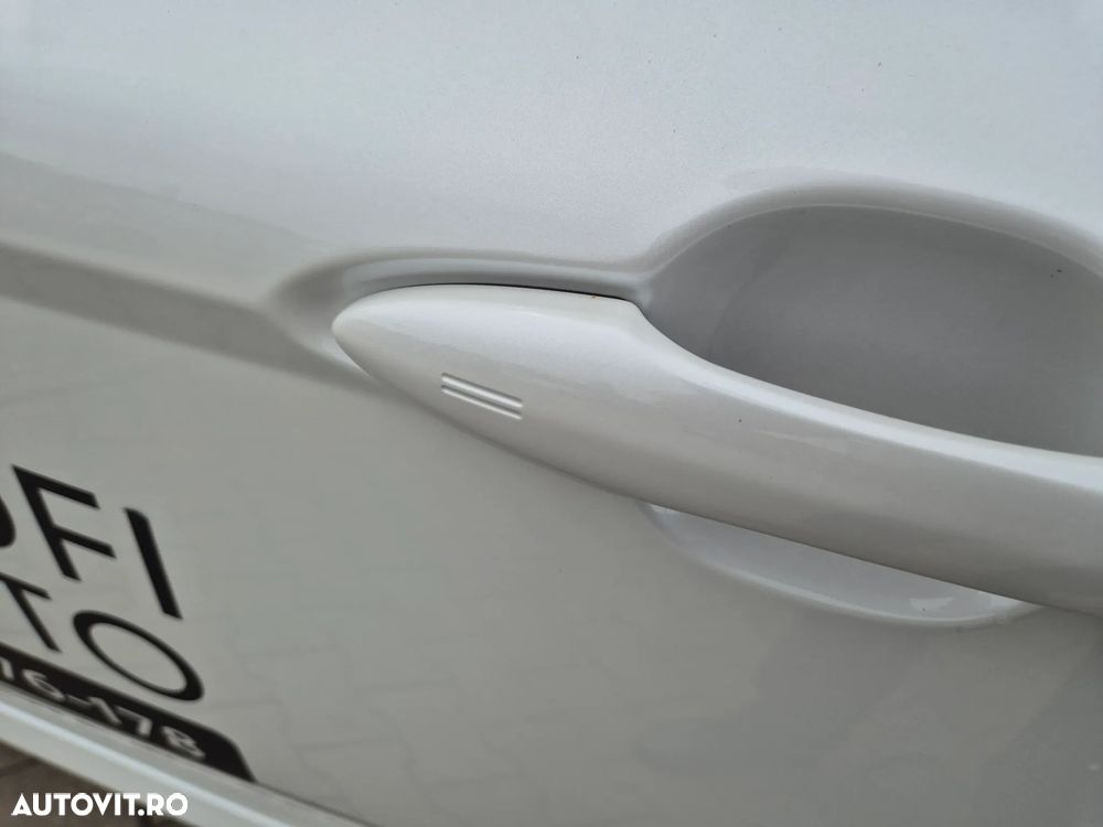 Toyota Camry 2.5 Exclusive - 12
