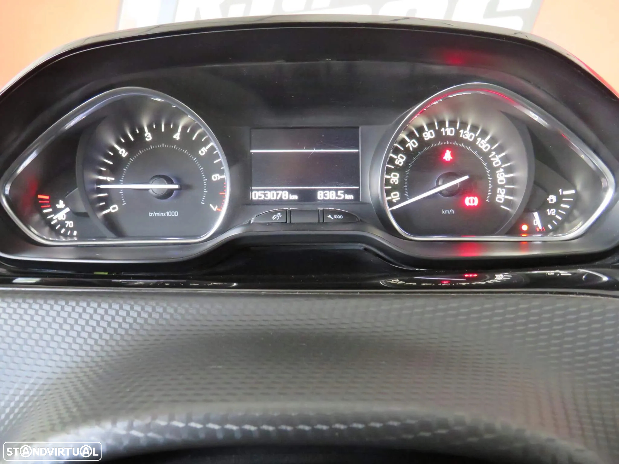 Peugeot 208 1.2 PureTech Allure - 17