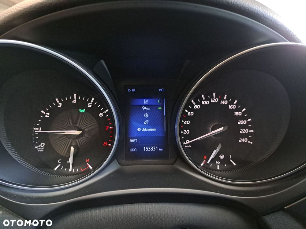 Toyota Avensis - 33