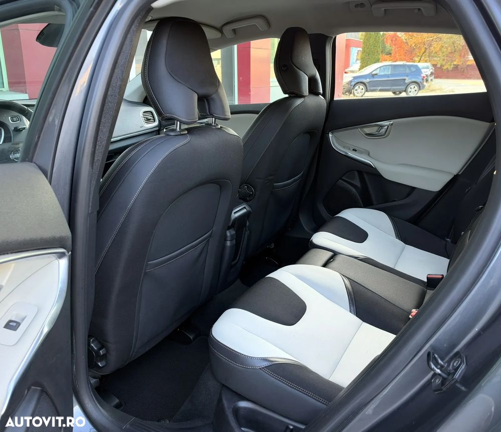 Volvo V40 - 36