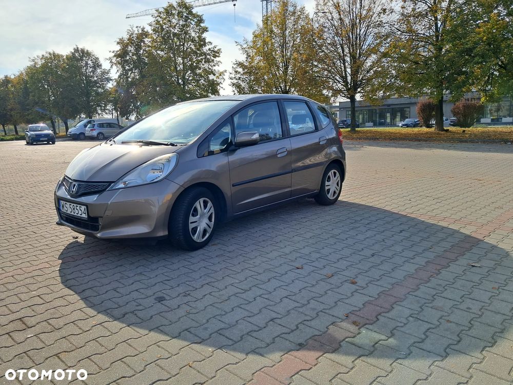 Honda Jazz 2011 photo 2