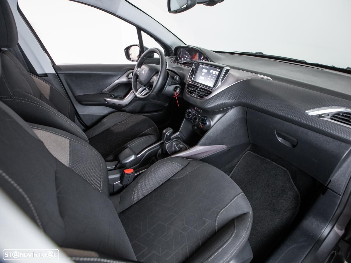 Peugeot 2008 - 11