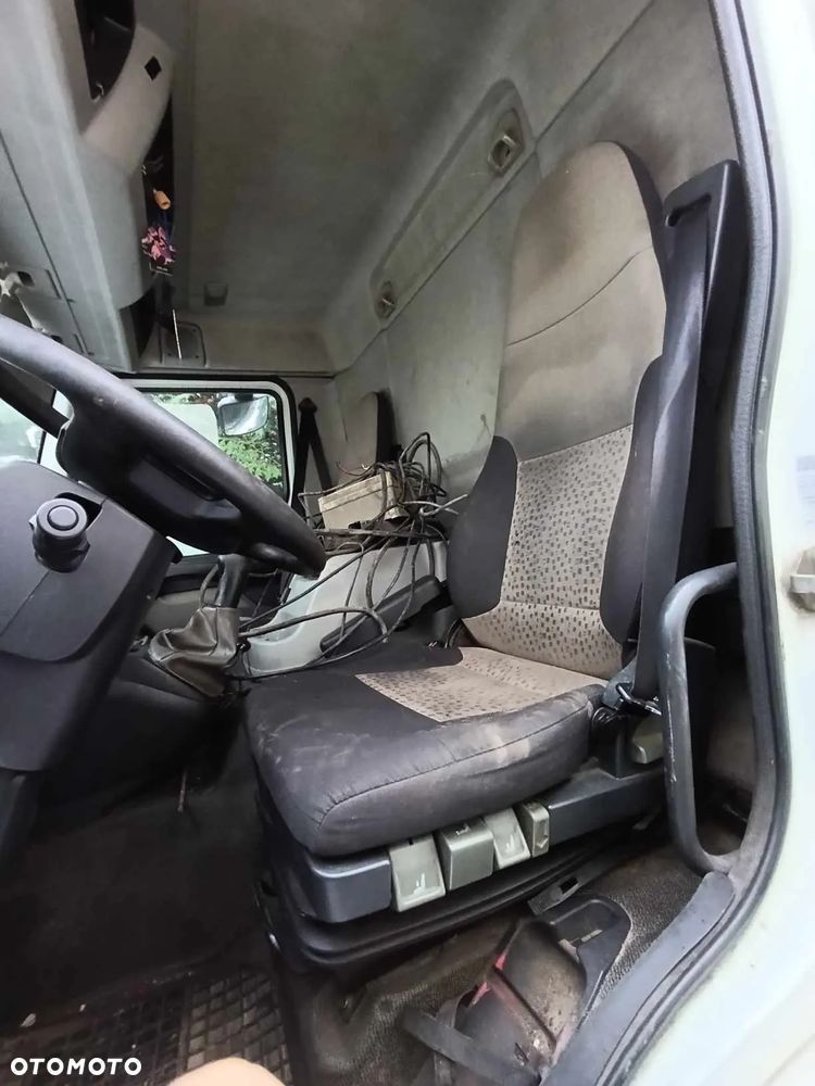 FOTEL LEWY KIEROWCY RENAULT MIDLUM DXI - 1