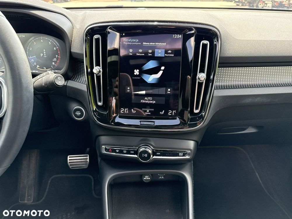 Volvo XC 40 T3 R-Design - 24