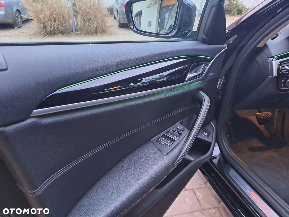 BMW Seria 5 530d xDrive Sport Line - 9