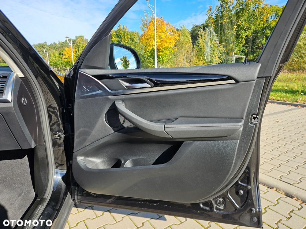 BMW X3 xDrive20d mHEV - 22