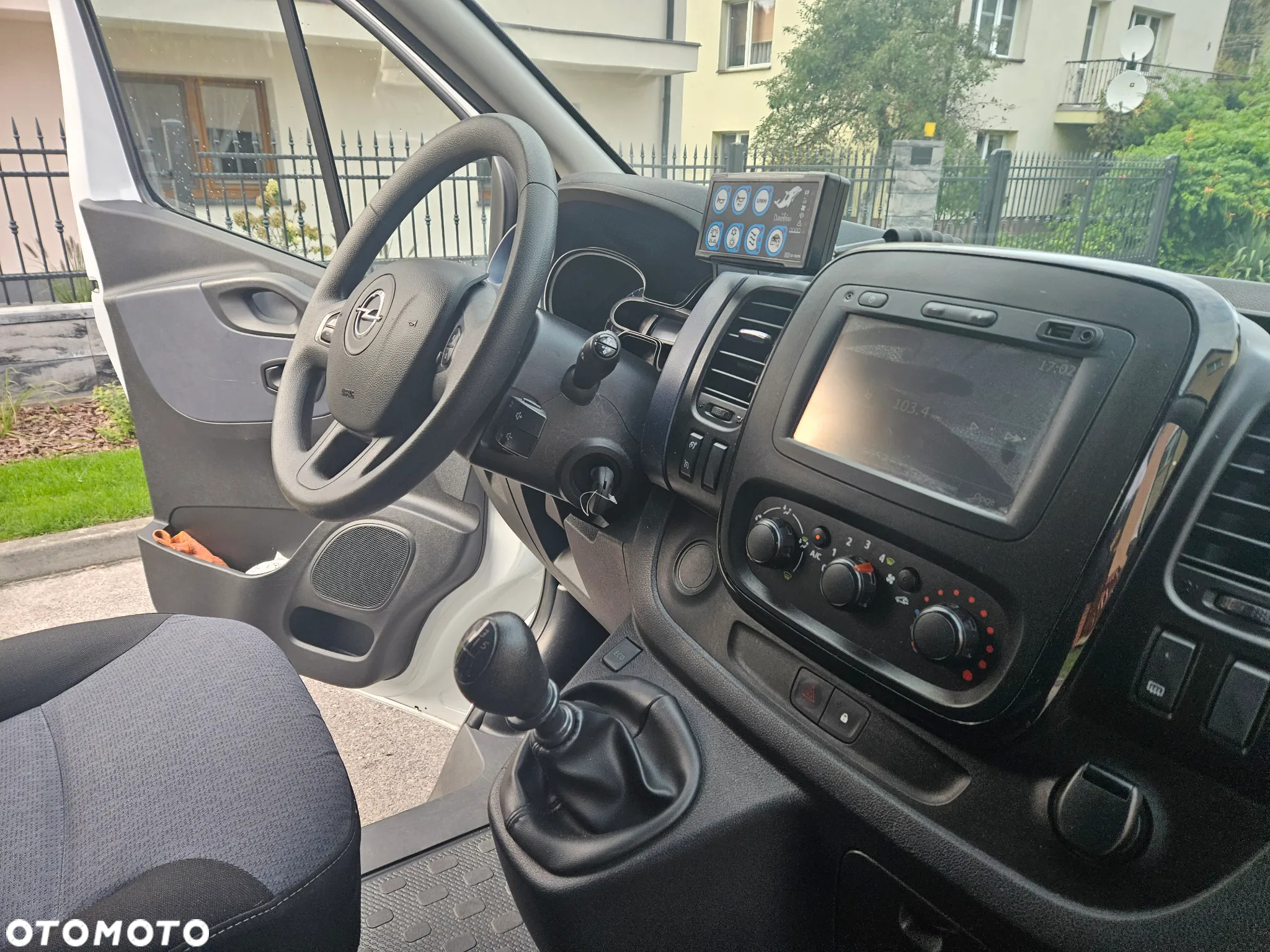 Opel VIVARO - 16