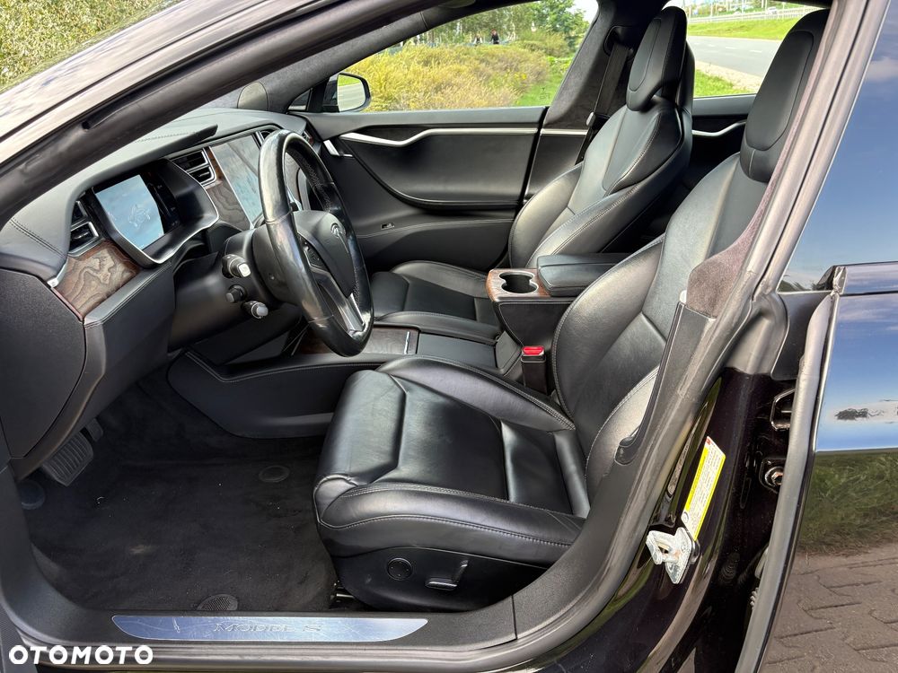 Tesla Model S - 18