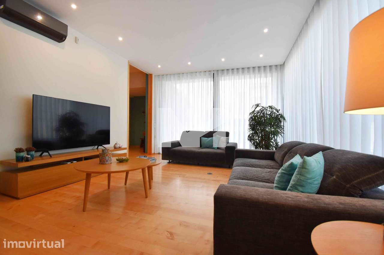 Moradia T4 | 4 Suites | Jardim | Centro | Maia - Grande imagem: 5/49