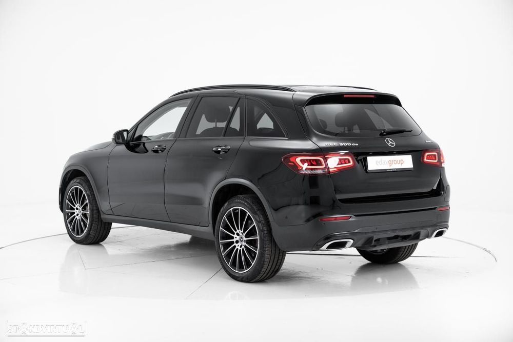 Mercedes-Benz GLC 300 de 4Matic 9G-TRONIC AMG Line — fotografia 4